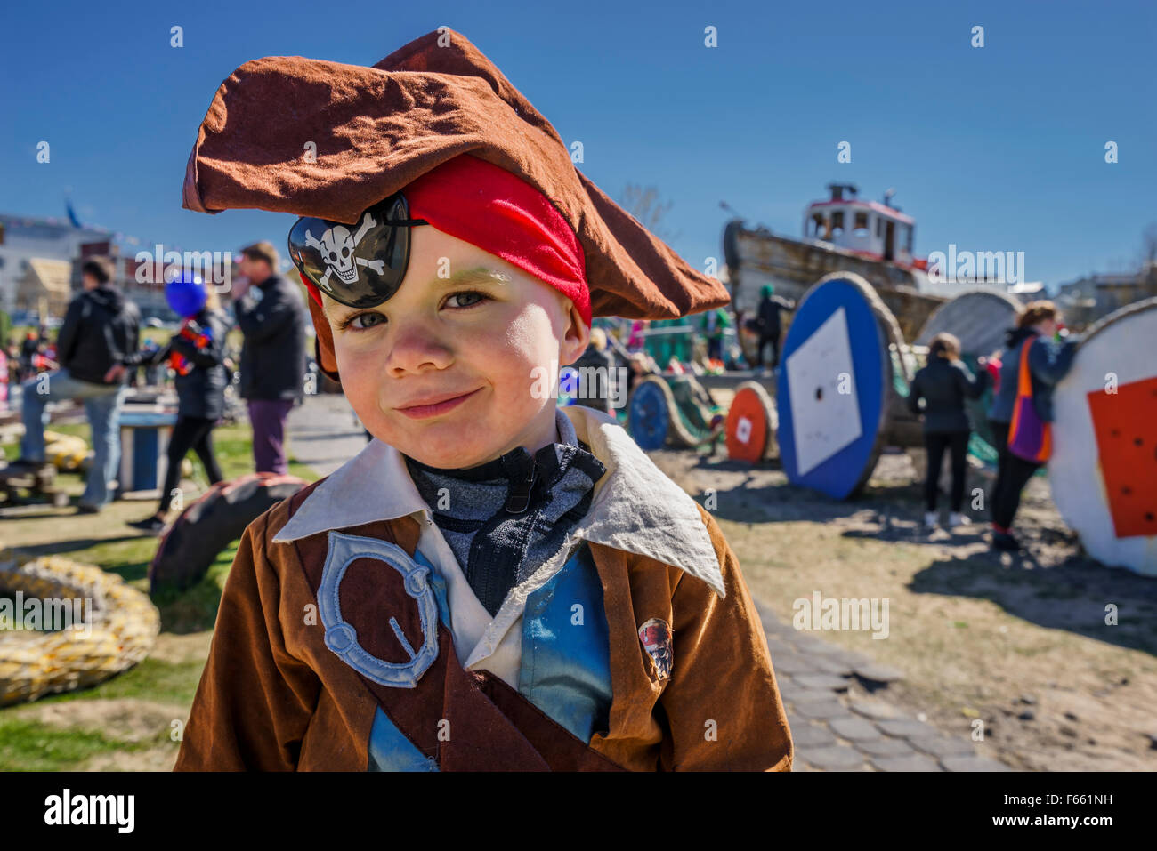 Junge in Piraten-Kostüm gekleidet, während der jährlichen Seemann-Tages-Festival in Reykjavik, Island Stockfoto