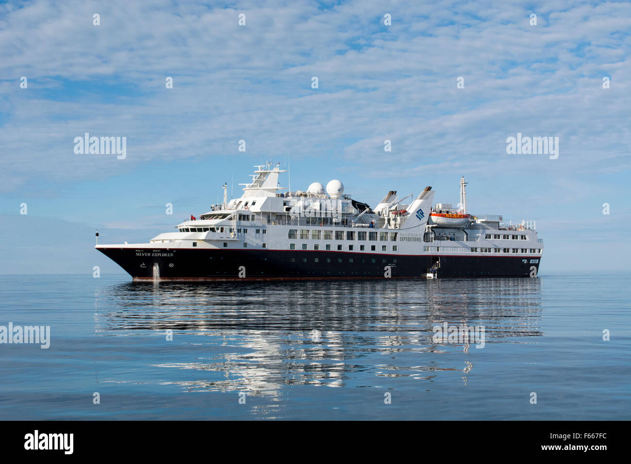 Norwegen, Barentssee, Spitzbergen, Spitzbergen. Hamiltonbukukta, Raudfjord. Silversea Expeditionsschiff, Silver Explorer. Stockfoto