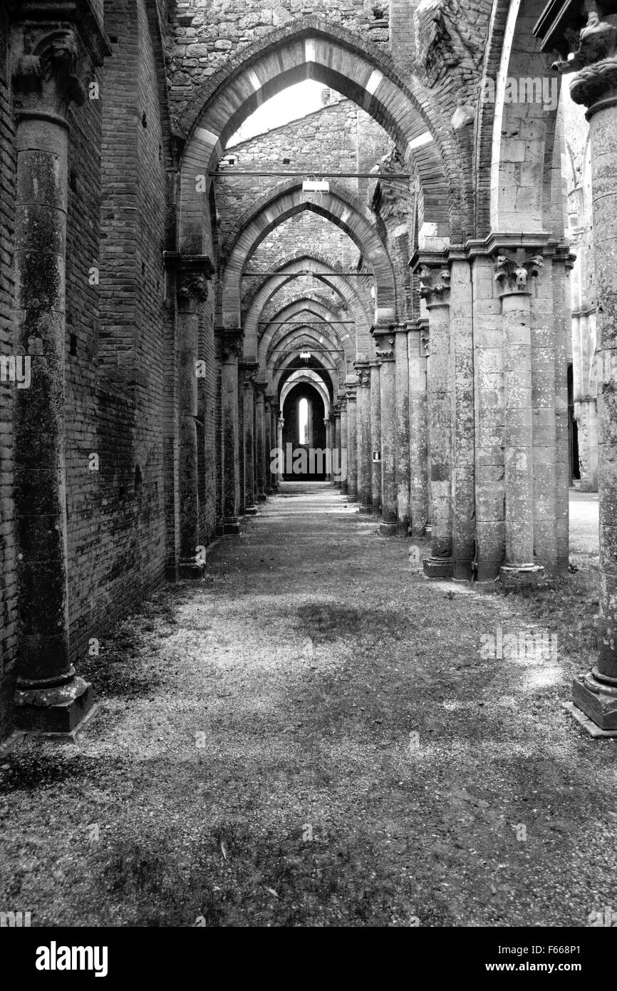 SAN GALGANO, Italien: Verlassene alte Abtei in der Toskana Stockfoto