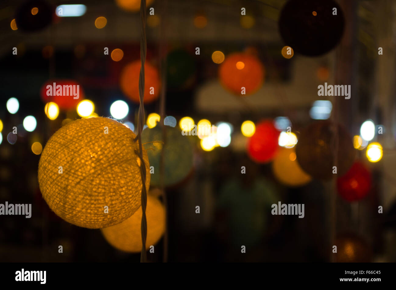 Bokeh Bild der Lichter in der Nachtmarkt Stockfoto