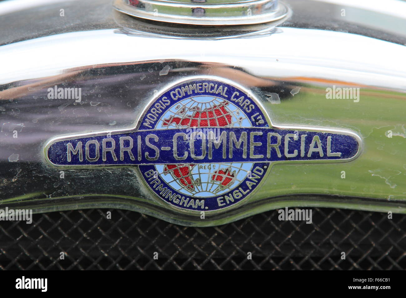 Auto-Abzeichen auf Morris-Nutzfahrzeug Stockfoto