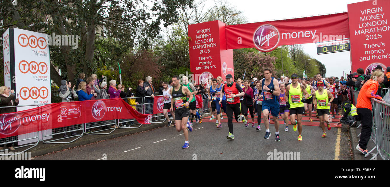 Der London-Marathon Startzeile 2015 Stockfoto