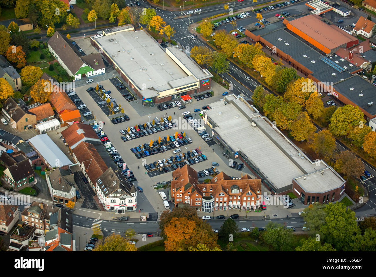 Alte Apotheke Apotheke, Herringen mit Neue Mitte Herringen, Herringen, Hamm, Ruhrgebiet, Nordrhein-Westfalen, Deutschland Stockfoto