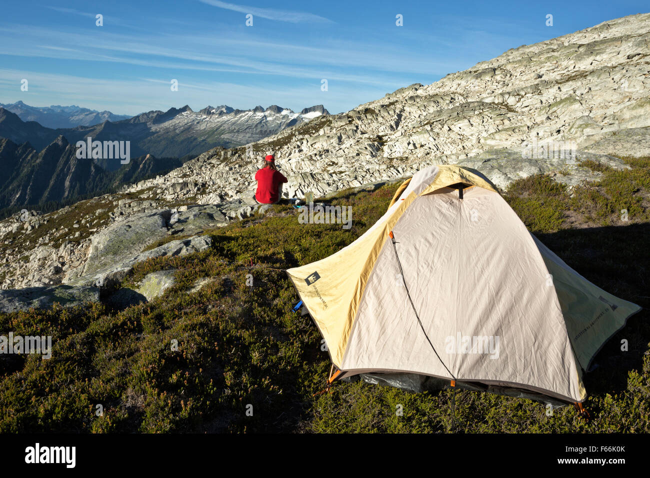 WASHINGTON - Campingplatz auf Seite der Hidden Lake Gipfel North Cascades Teil des Mount Baker-Snoqualmie National Forest. Stockfoto