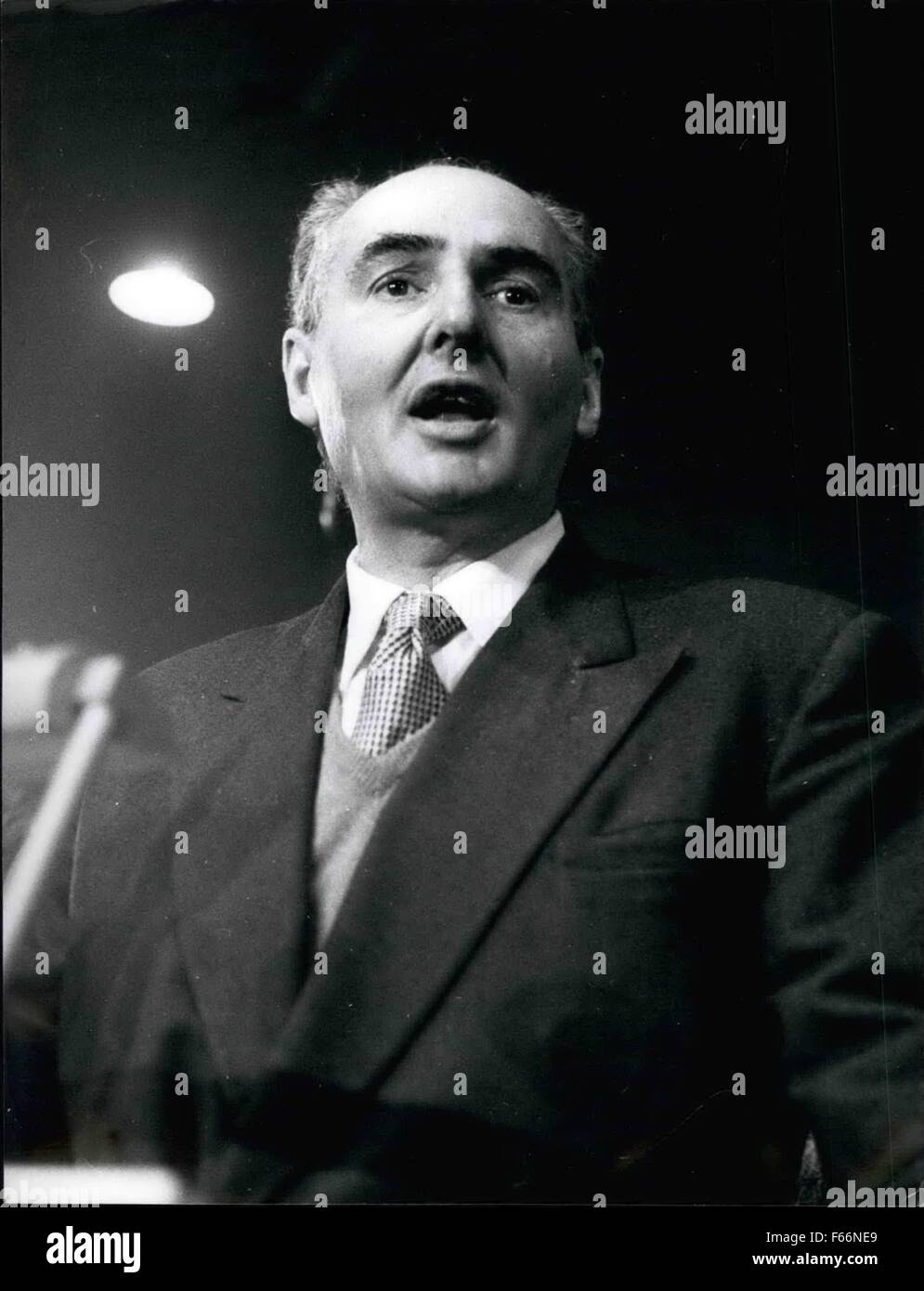 Herr john strachey Fotos und Bildmaterial in hoher Auflösung Alamy