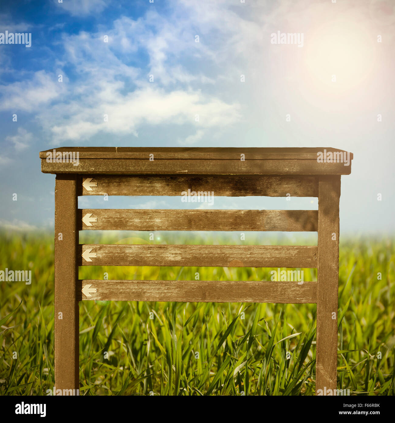 Schild im Garten Stockfoto