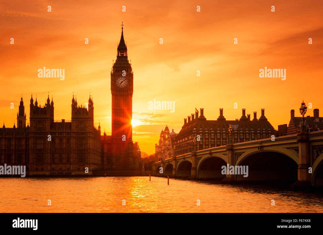 Berühmten Big Ben Clock Tower in London bei Sonnenuntergang, UK. Stockfoto