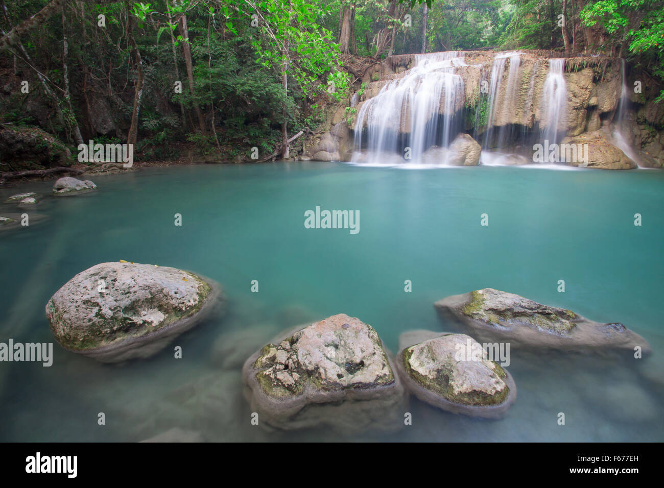 Erawan Wasserfall, Erawan Nationalpark in Kanchanaburi, Thailand Stockfoto