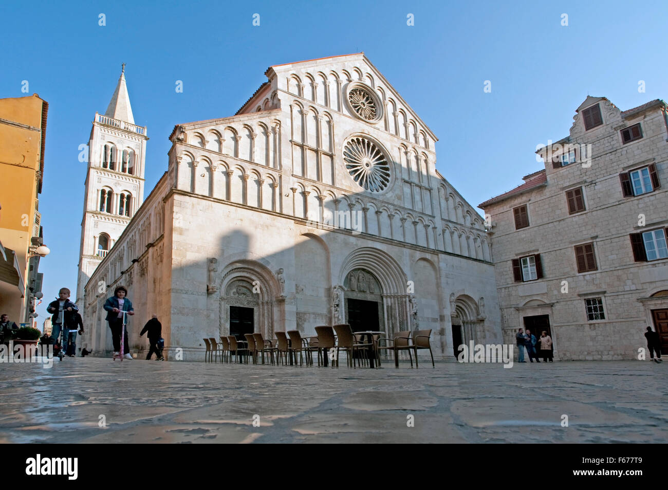 Venezianische alte Kirche mit romanischen Architektur, Zadar, Kroatien Stockfoto