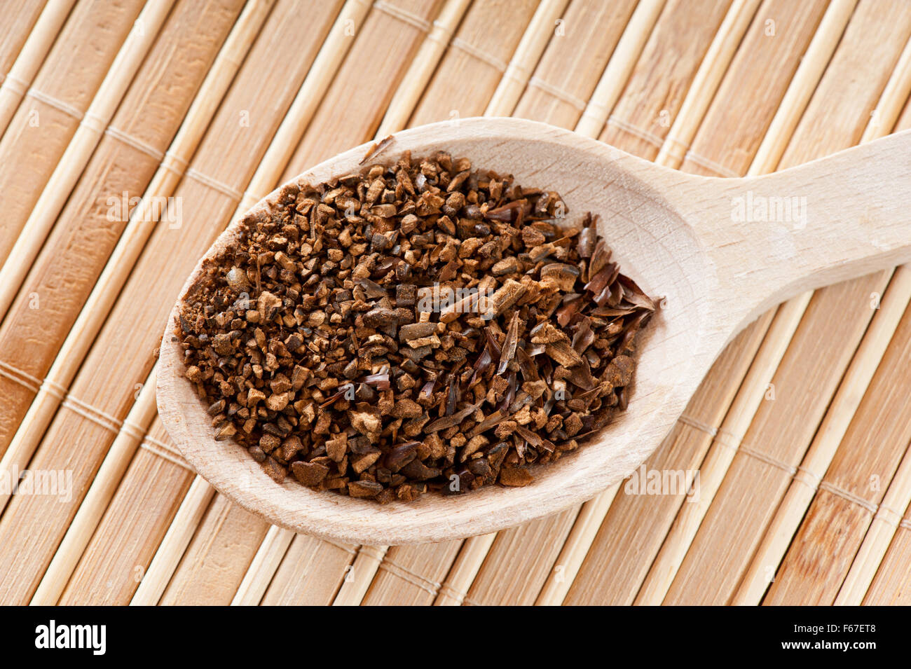 Geröstete Körner Getränk, getrocknete natürlichem Koffein kostenlose Alternative zu Kaffee und Tee, polnischer Name Kawa Zbozowa aus gebraten Stockfoto