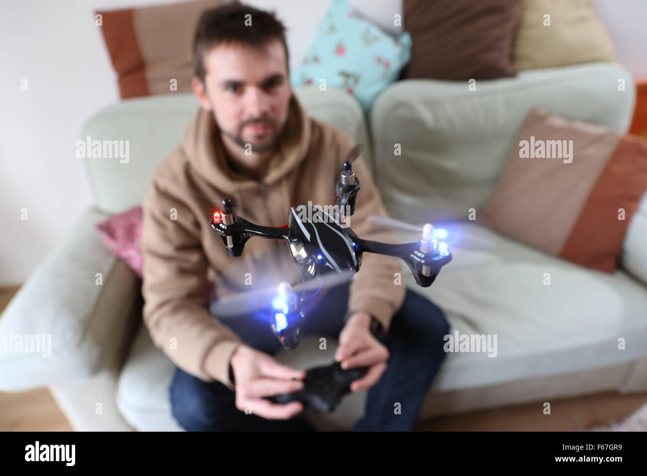 Generische Abbildung auf das Thema der Freizeit Drohnen (unmanned aerial vehicles) Stockfoto