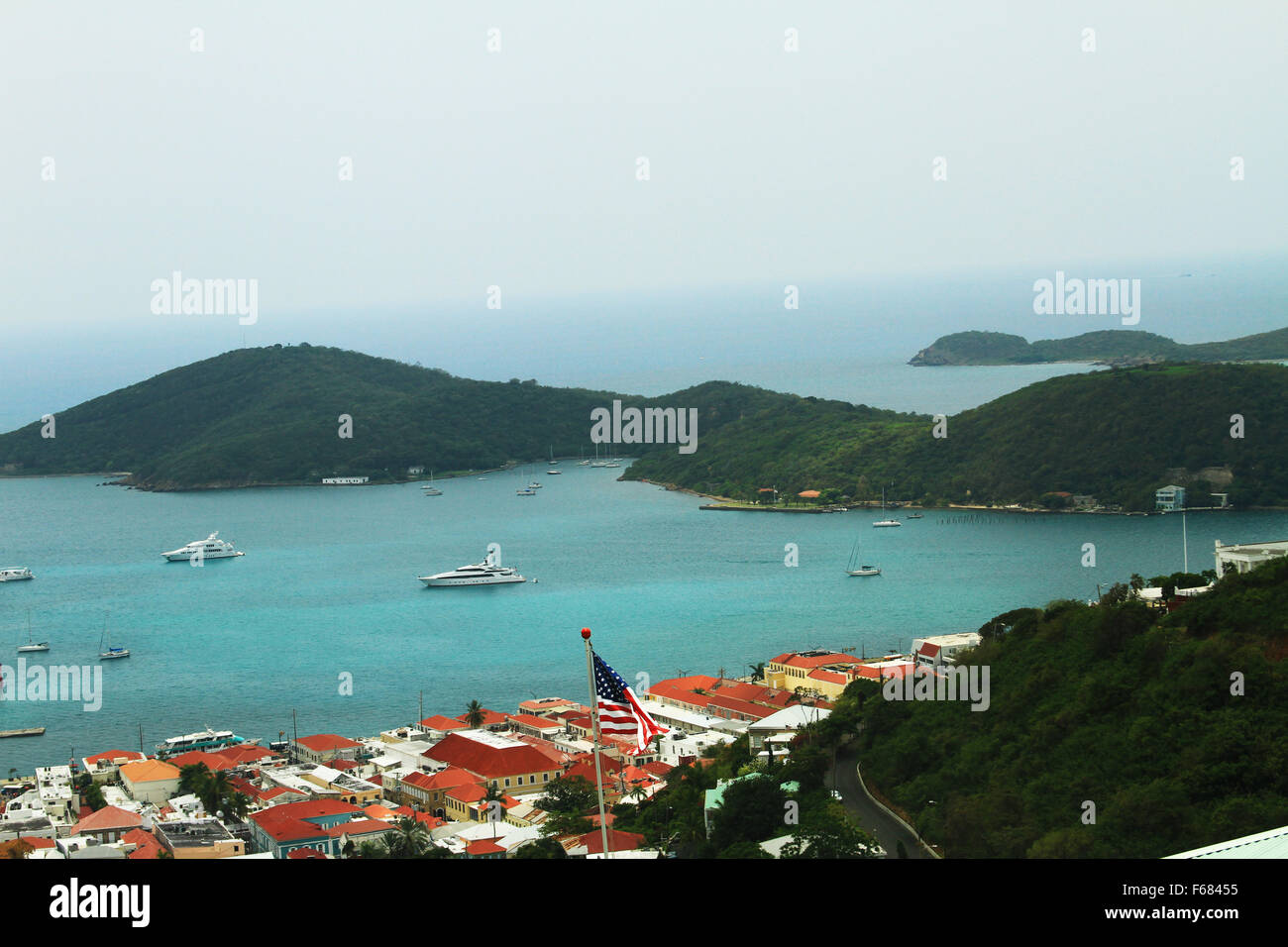 Charlotte Amalie Anlaufhafen, Blick auf die Stadt und den Hafen, St