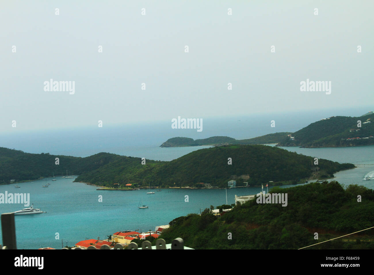 Charlotte Amalie Anlaufhafen, Blick auf die Stadt und den Hafen, St Thomas Insel in der Karibik US Virgin Islands Stockfoto