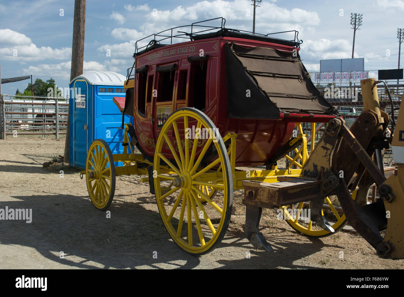 Postkutsche des Westens. Ein Foto von einer alten Postkutsche, die beim Rodeo Redding war Stockfoto