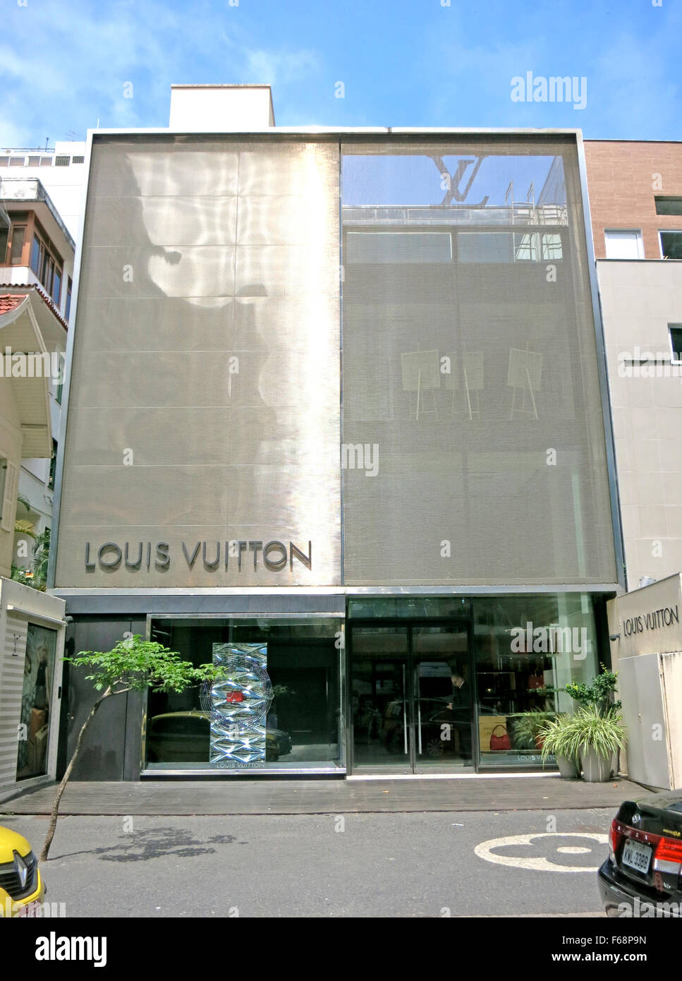 Louis Vuitton Boutique Ipanema, Rio de Janeiro Brasilien Stockfotografie -  Alamy
