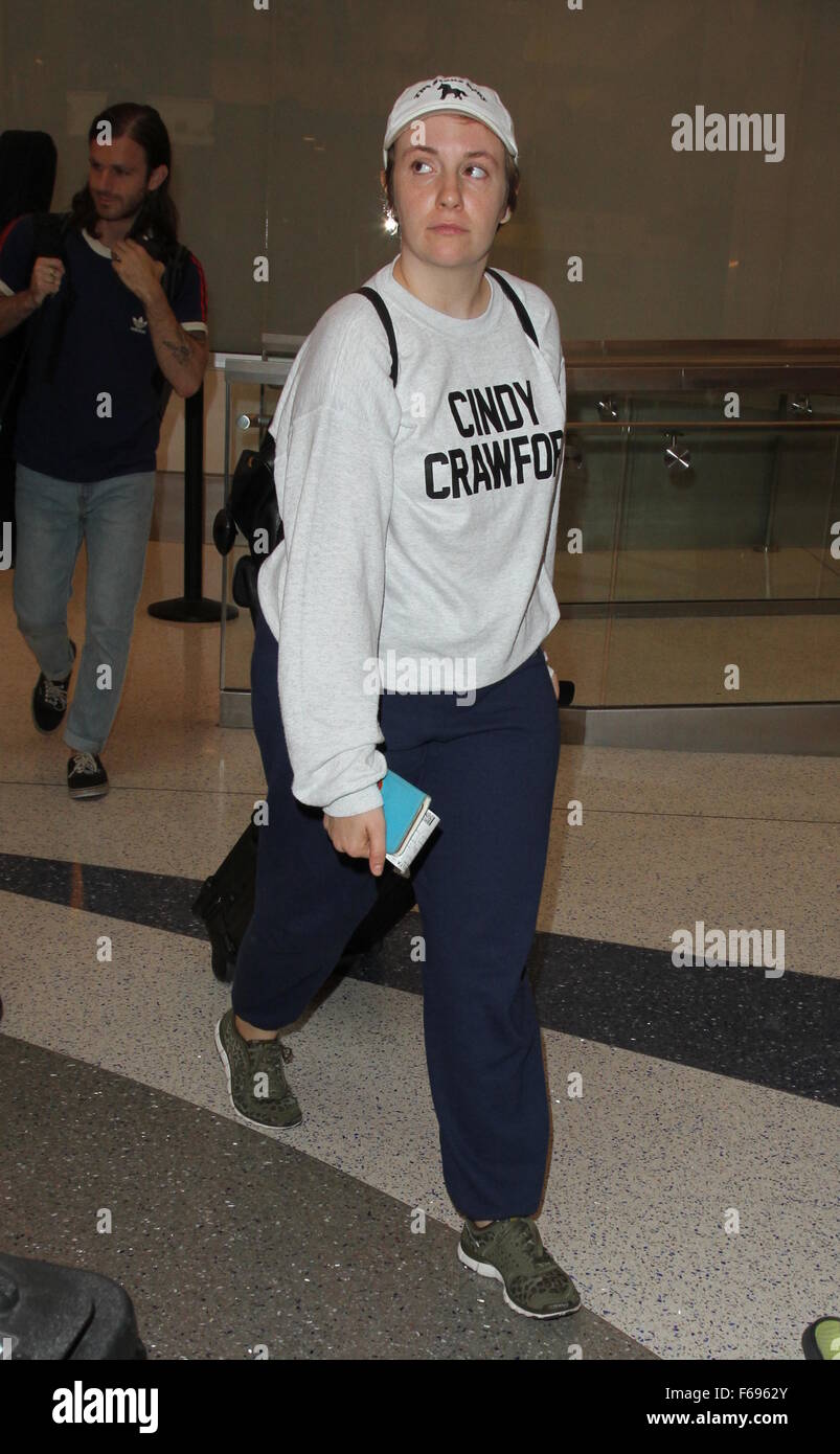Lena Dunham und Jack Antonoff am Los Angeles International Airport (LAX) mit: Lena Dunham, Jack Antonoff wo: Los Angeles, California, Vereinigte Staaten von Amerika bei: 14. Oktober 2015 Stockfoto