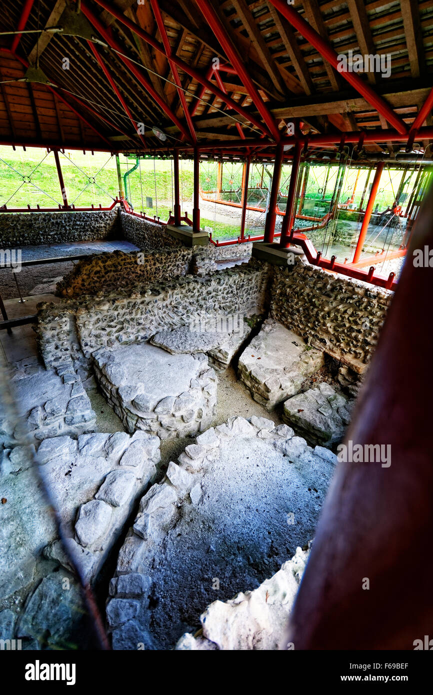 Das römische Stadthaus in Dorchester ist eine Ruine in diesem Park, Dorchester, Dorset. Stockfoto