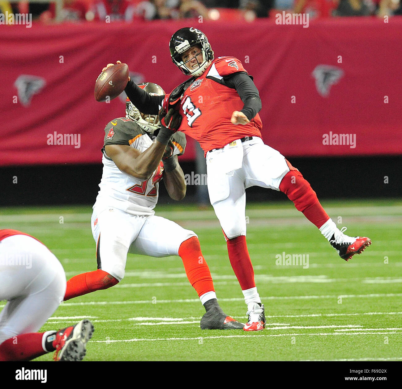 1. November 2015: #2 Matt Ryan von den Atlanta Falcons in Aktion während der NFL-Spiel zwischen Houston Texans und Atlanta Falcons im Georgia Dome in Atlanta Georgia. Die Tampa Bay Buccaneers gewann das Spiel 23-20. Bill McGuire/CSM Stockfoto