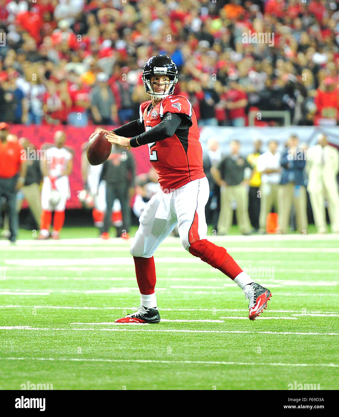 1. November 2015: #2 Matt Ryan von den Atlanta Falcons in Aktion während der NFL-Spiel zwischen Houston Texans und Atlanta Falcons im Georgia Dome in Atlanta Georgia. Die Tampa Bay Buccaneers gewann das Spiel 23-20. Bill McGuire/CSM Stockfoto