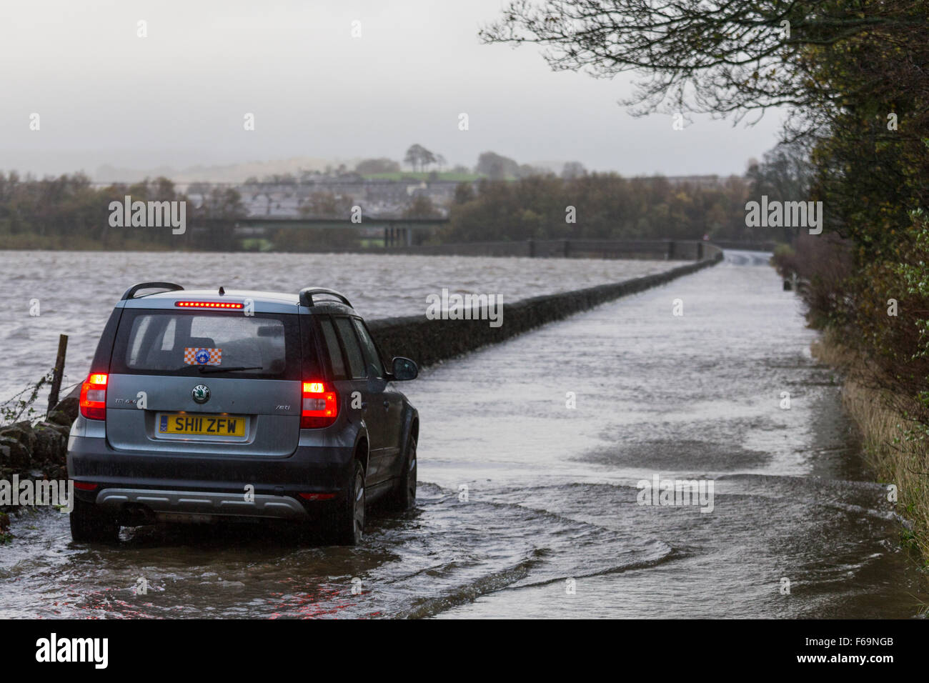 Skipton, North Yorkshire, UK. 15. November 2015. Den Fluss Aire platzt