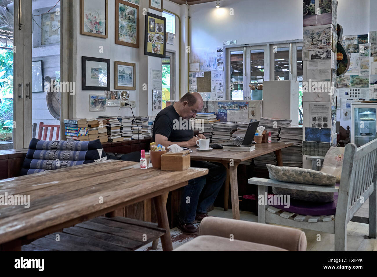 Kunstcafé Innenraum Pattaya Thailand S. E. Asien Stockfoto