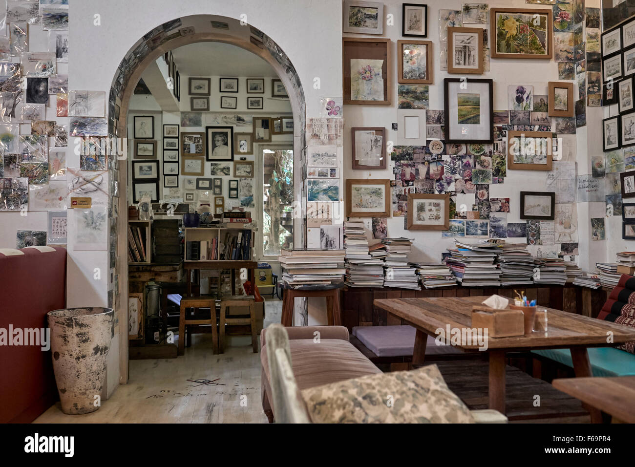 Kunstcafé Innenraum Pattaya Thailand S. E. Asien Stockfoto