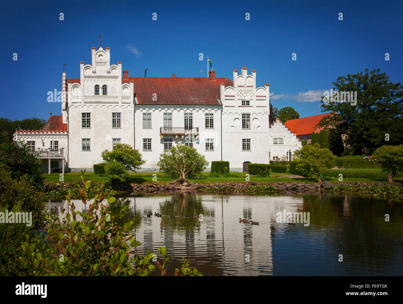 Bild der Burg Wanas und seinen schönen Volkspark, Schweden. Stockfoto