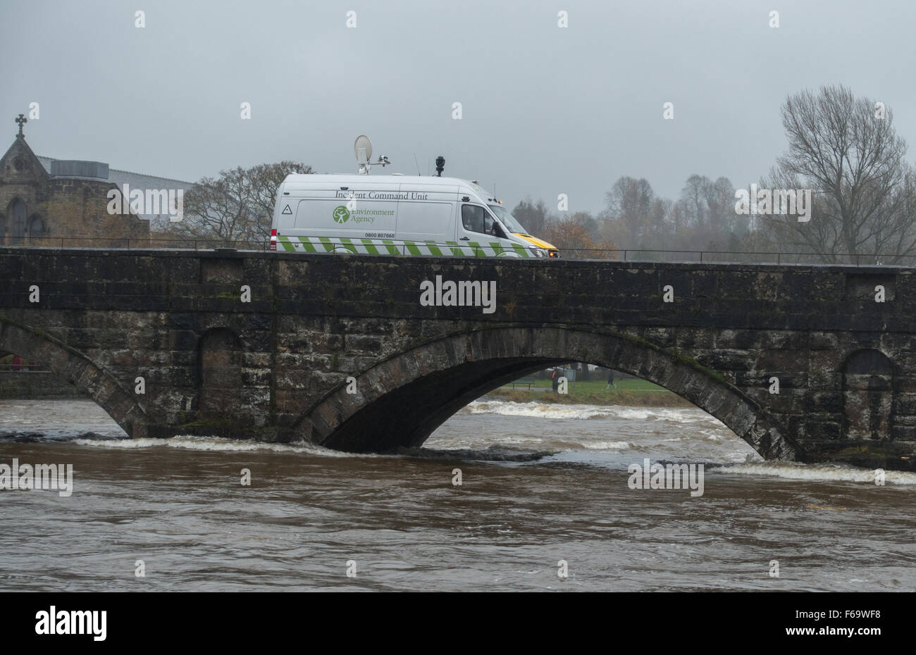 Ein Vorfall Kommandoeinheit der Environmental Agency Überwachung Wasserstände auf der Fluss-Kent Stockfoto