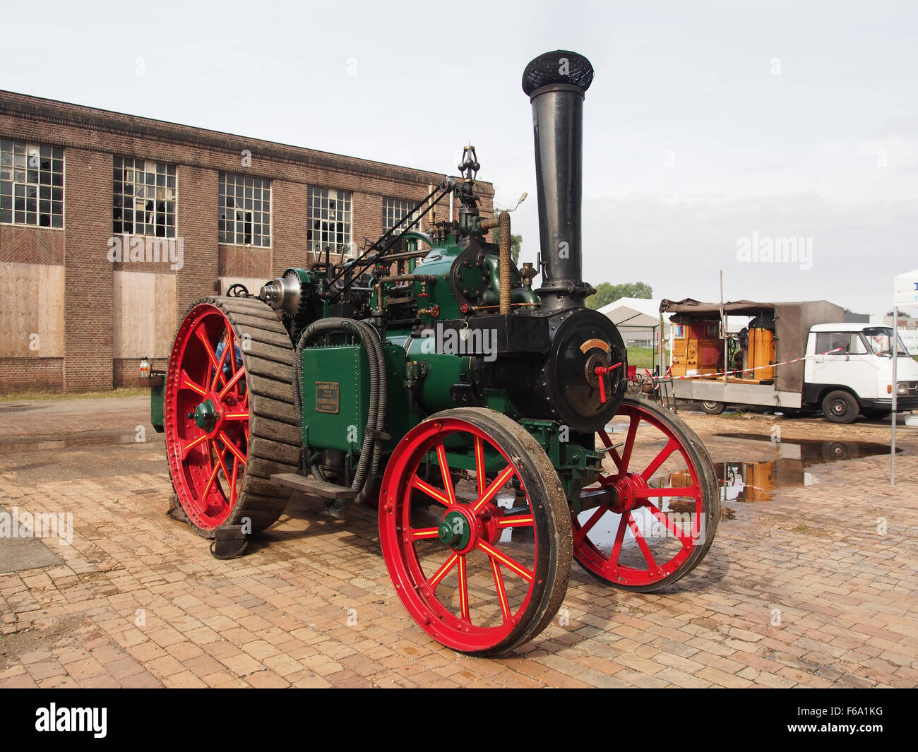 De Majoor, eine dampfbetriebene Maschine der C.G. Haubold Jr GmbH, ausgestellt auf der Oisterwijkste Stoomdagen 2015, präsentiert alte deutsche Maschinen und Maschinen Stockfoto