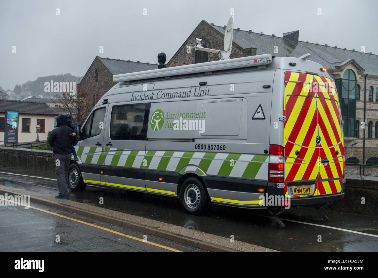 Ein Incident Command Unit der Environmental Agency Überwachung steigende Wasserstände auf der River Kent in Kendal Stockfoto