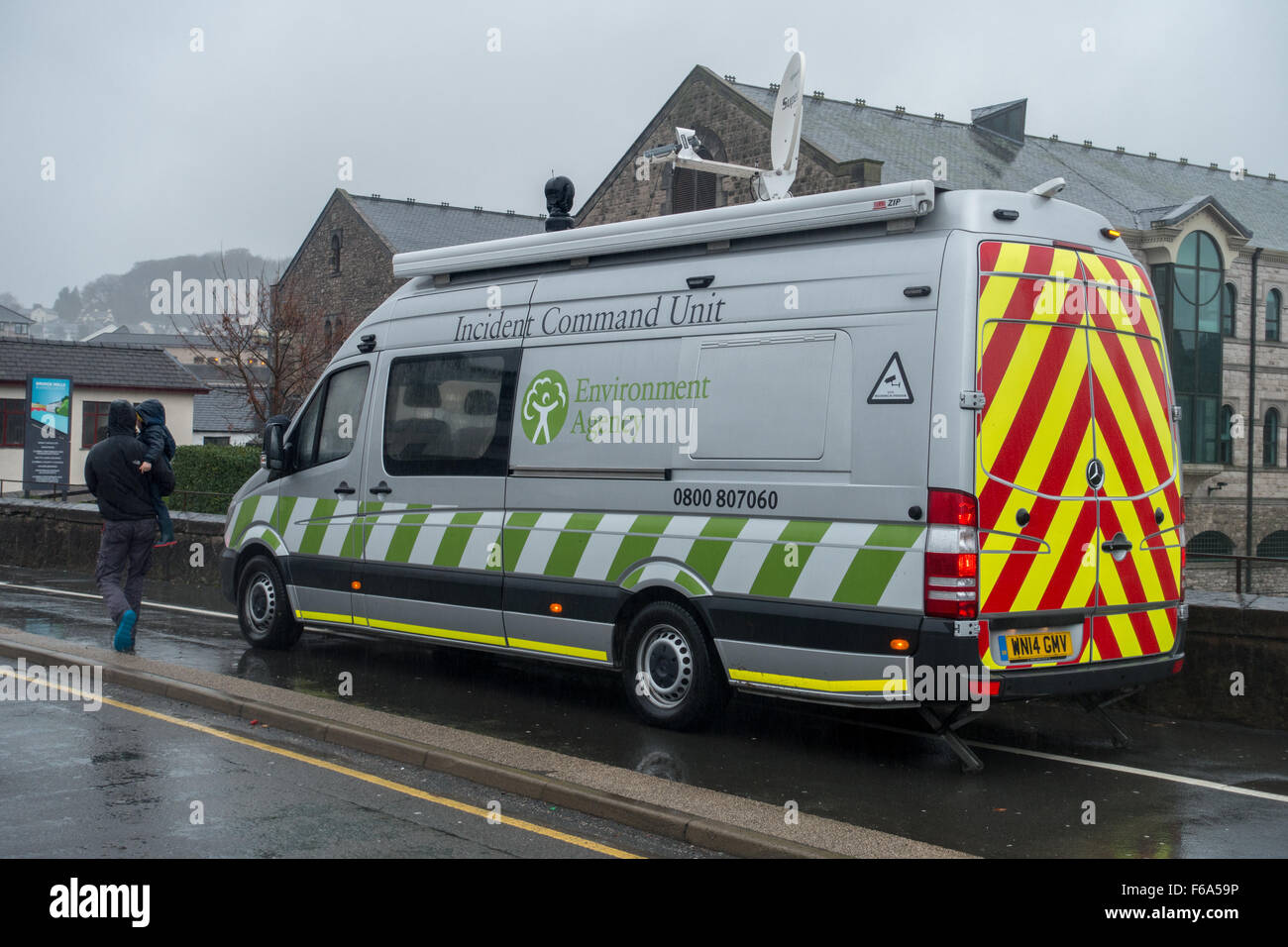 Ein Incident Command Unit der Environmental Agency Überwachung steigende Wasserstände auf der River Kent in Kendal Stockfoto