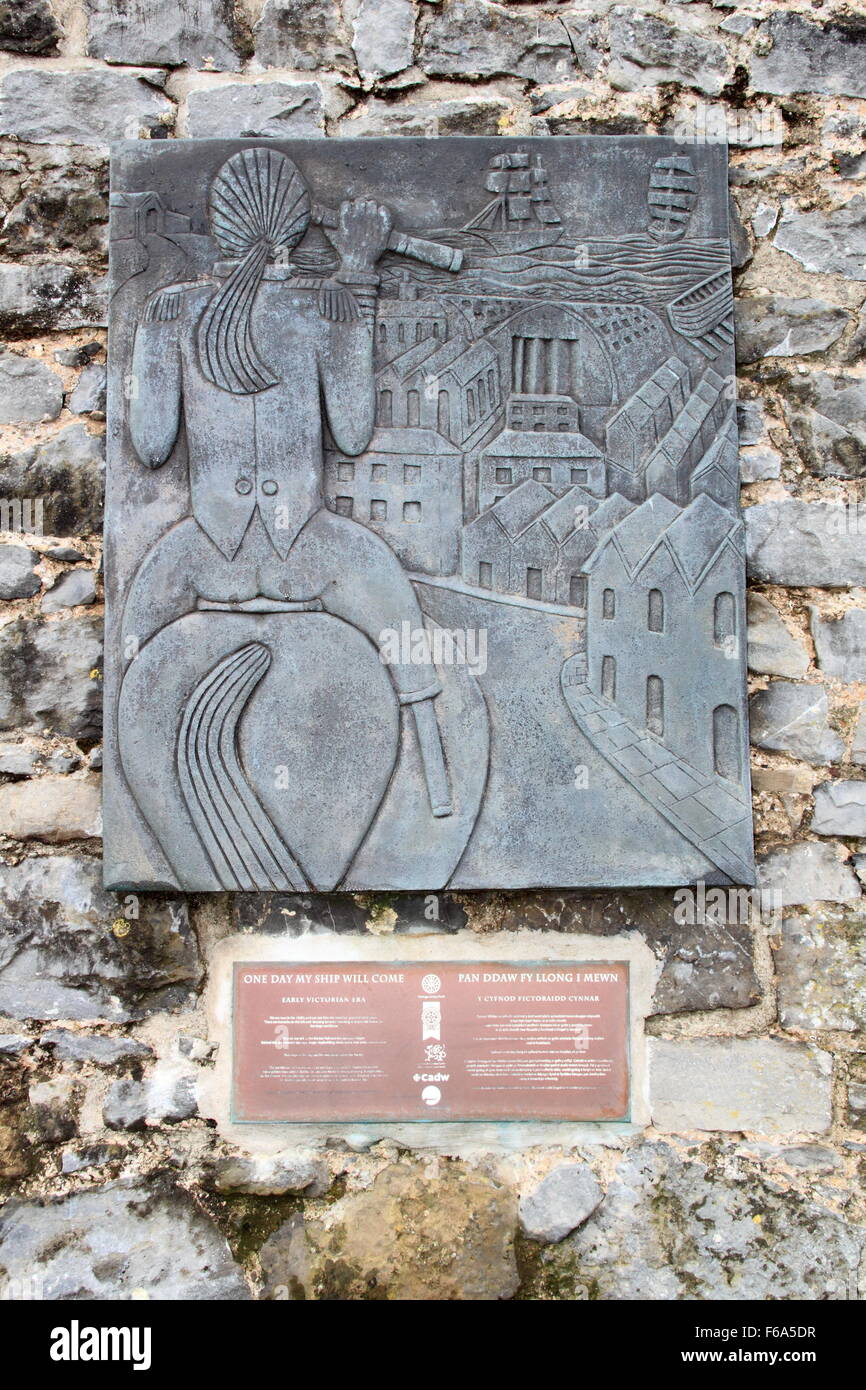 "Ein Tag mein Schiff wird kommen" bronze-Panel, Pembroke Dock, Pembrokeshire, Dyfed, Wales, Großbritannien, Vereinigtes Königreich UK, Europa Stockfoto