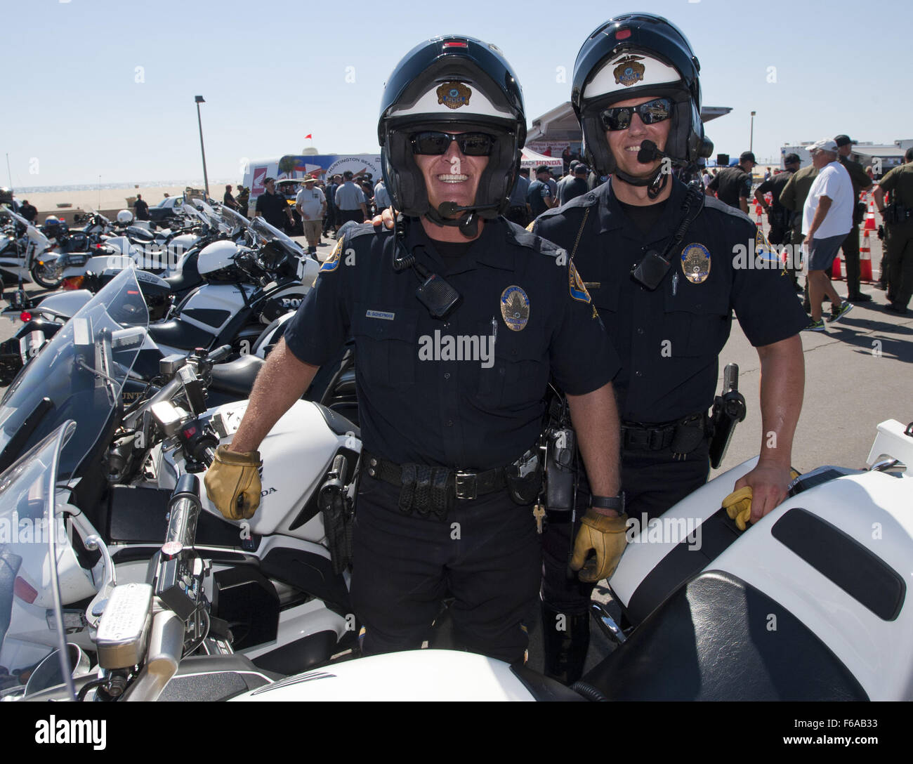 Huntington Beach Kalifornien Usa 10 September 2014 Pasadena Motor Officer Von Links Brad Schepman Und Tony Karg Kam Im Zweiten Und Ersten Im Wettbewerb Top Gun Reiten Gegeneinander Im Finale Am Mittwoch