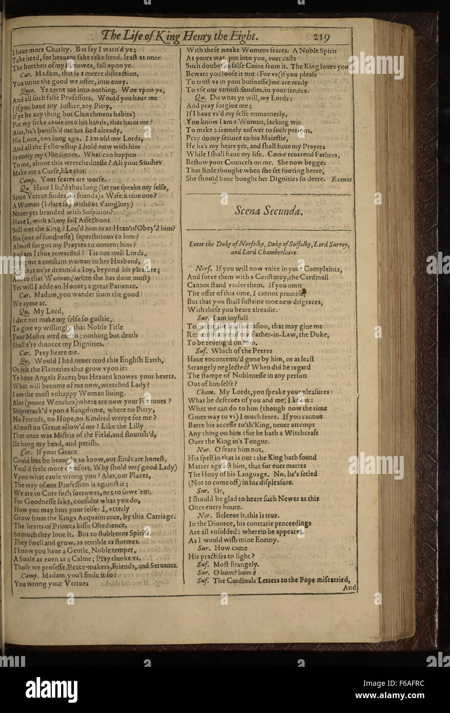 Das erste Folio von William Shakespeares „The Famous History of the Life of King Henry the Achte“ ist eine der frühesten gedruckten Ausgaben seiner Werke, die 1623 veröffentlicht wurden. Es ist ein Schlüsseltext in der Studie des Shakespeare-Dramas. Stockfoto