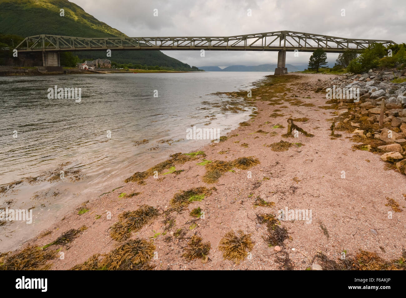 Ballachulish Brücke tragen die A82 Hauptverbindung zwischen Glasgow und Inverness über die Narrows zwischen Lochs Leven und Linnhe Stockfoto
