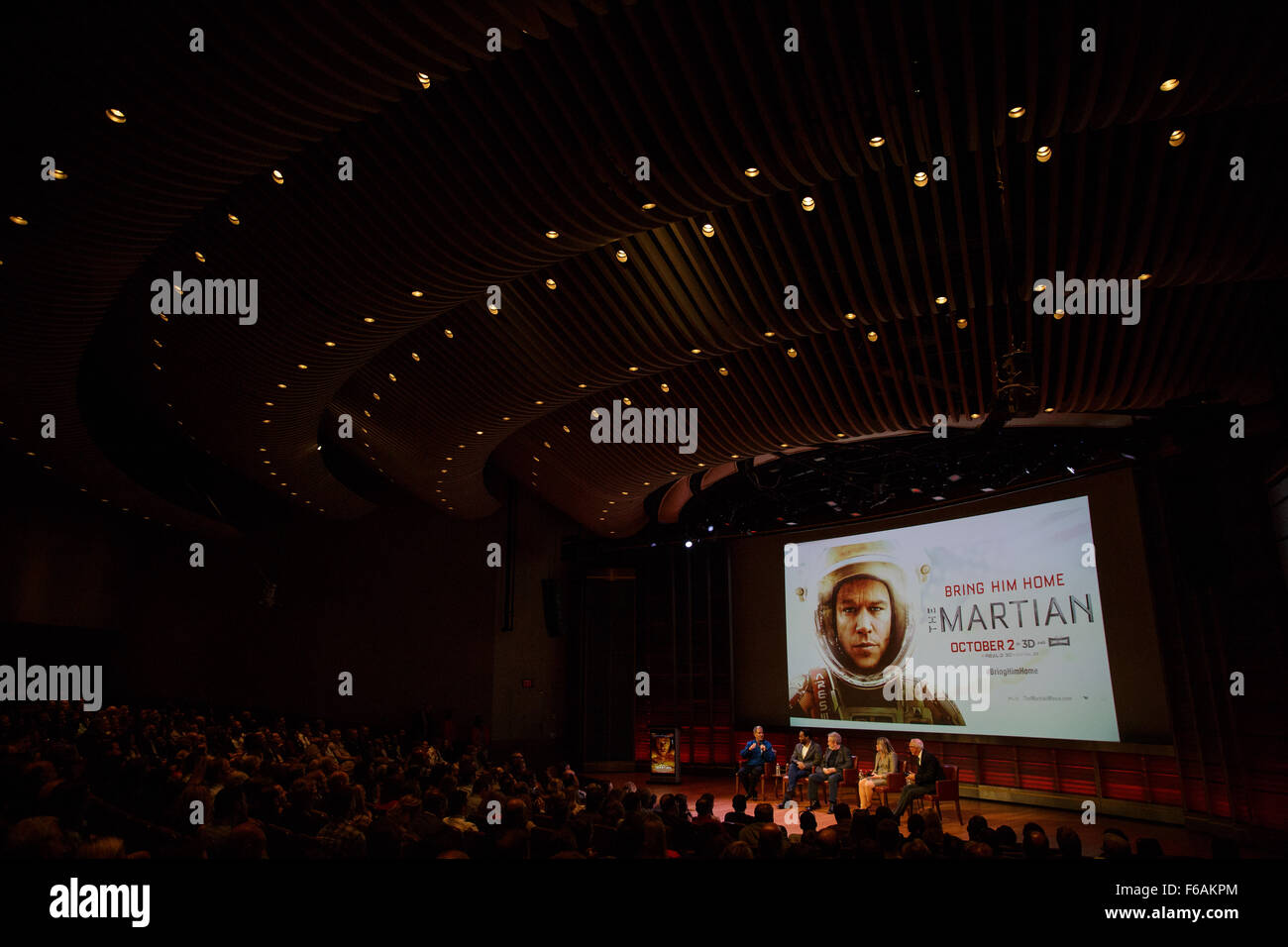 An der Vorführung von „The Martian“ nehmen Schlüsselfiguren wie Chiwetel Ejiofor und Ellen Stofan der NASA Teil. Die Veranstaltung findet im Hauptquartier der National Geographic Society in Washington, D.C. statt Stockfoto