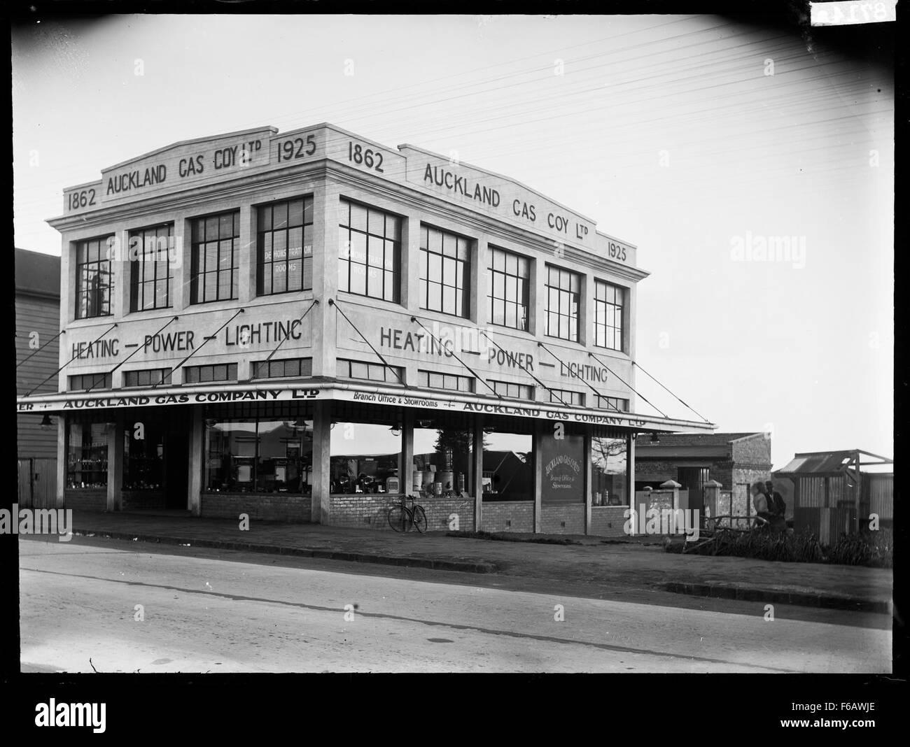 Dieses Foto zeigt die historische Niederlassung und Ausstellungsräume der Auckland Gas Company Ltd in Auckland und zeigt die Architektur der Industriebauten des frühen 20. Jahrhunderts. Sie spiegelt die Geschäftsgeschichte des Energiesektors in Auckland wider. Stockfoto
