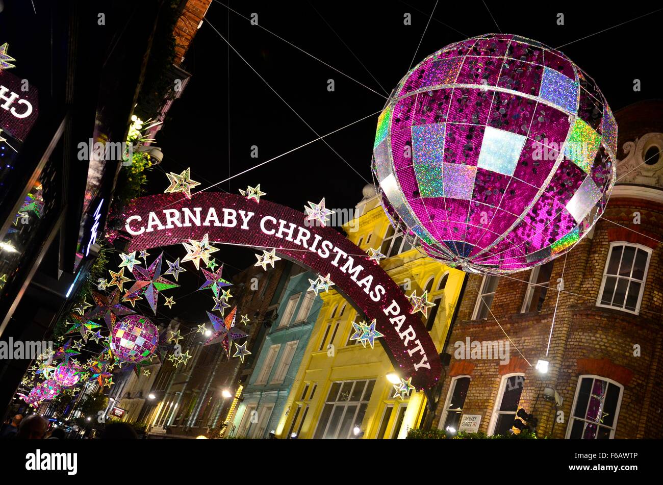 Die 2015 Weihnachtsbeleuchtung auf der Carnaby Street, London, England, UK Stockfoto