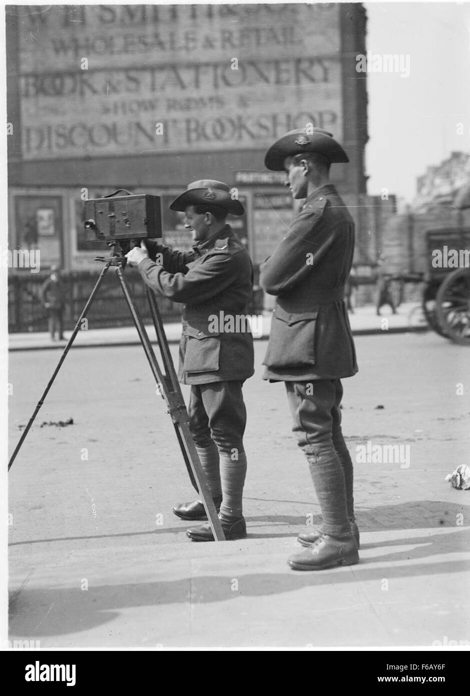 London Town ist eine historische Referenz an die Hauptstadt Englands, die in zahlreichen Kunstwerken und Erzählungen im Laufe der Geschichte dargestellt wird. Es symbolisiert die kulturelle, politische und wirtschaftliche Bedeutung der Stadt über verschiedene Zeiträume hinweg. Stockfoto