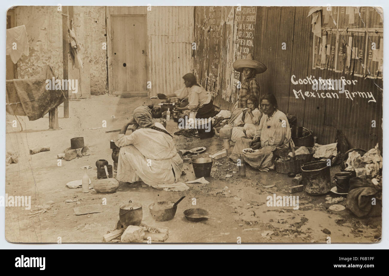 Kochen für mexikanische Armee Stockfoto