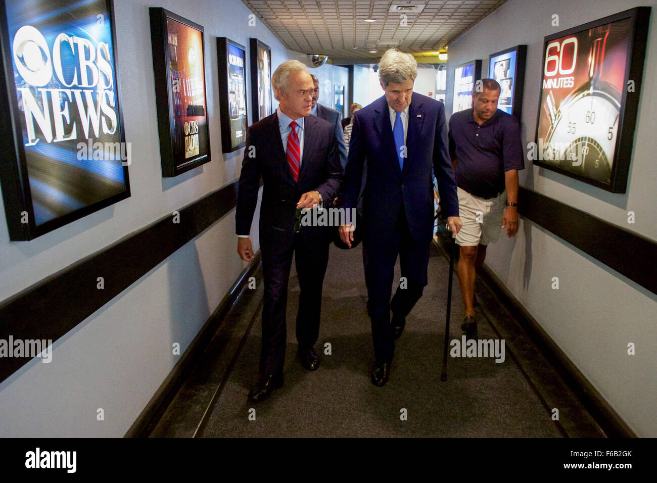 Secretary Kerry Wanderungen durch CBS Broadcast Center in New York mit "Evening News" Interview mit Anker Pelley konzentrierte sich auf Iran Kernabkommen Stockfoto
