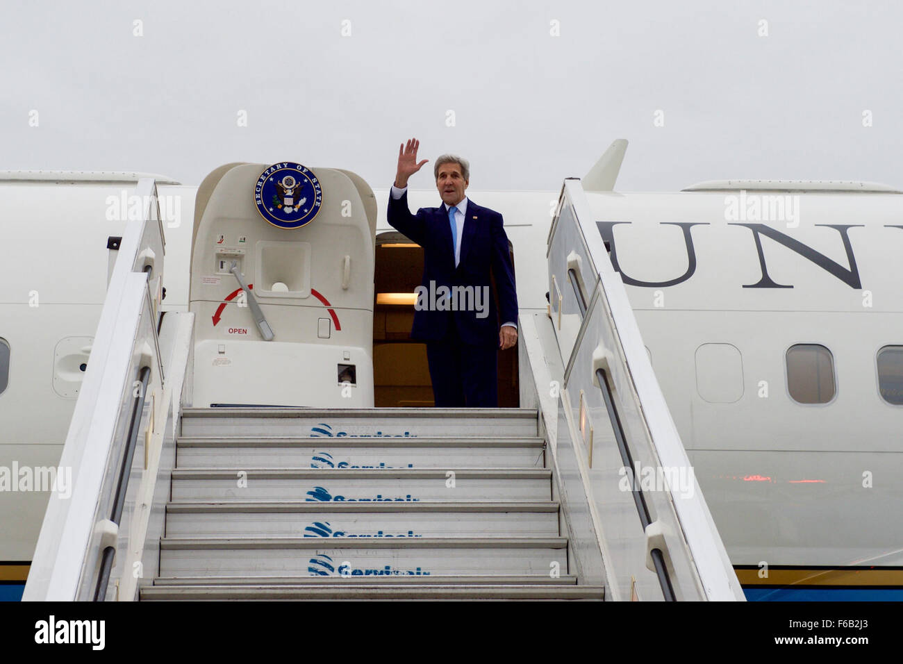 Secretary Kerry Wellen auf Wiedersehen beim Abflug von Chile nach Ocean Konferenz Stockfoto