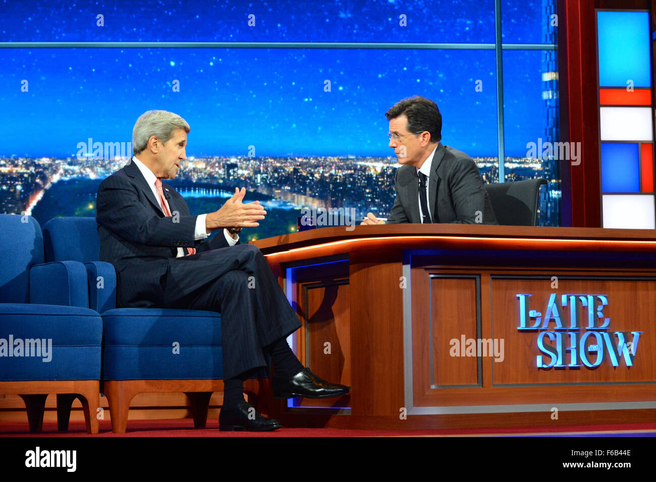Secretary Kerry hat einen Auftritt in der Late Show mit Stephen Colbert in New York City Stockfoto