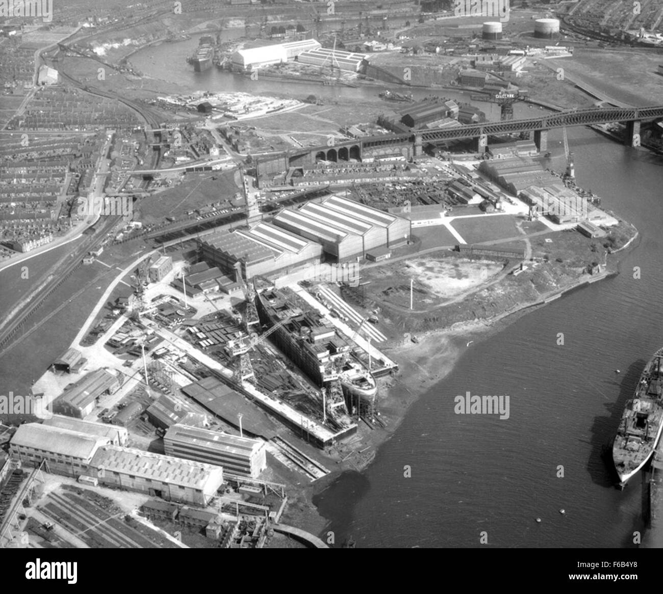 Die Southwick Shipyard in Sunderland, in einem Luftbild von Austin & Pickersgill Ltd, das die Industrielandschaft des Schiffbaus in der Region zeigt. Stockfoto