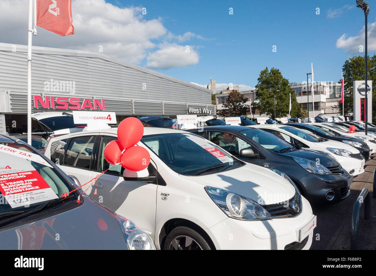 Westen Weg Nissan Cared4 verwendet Auto Verkauf Hof, Windsor Weg, Aldershot, Hampshire, England, Vereinigtes Königreich Stockfoto