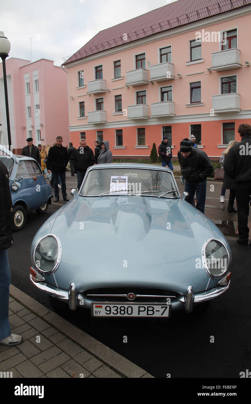 Silver shine Auto-Marke "Jaguar" Ausstellung von Retro-Auto, 13. November 2015, Vileyka, Weißrussland Stockfoto