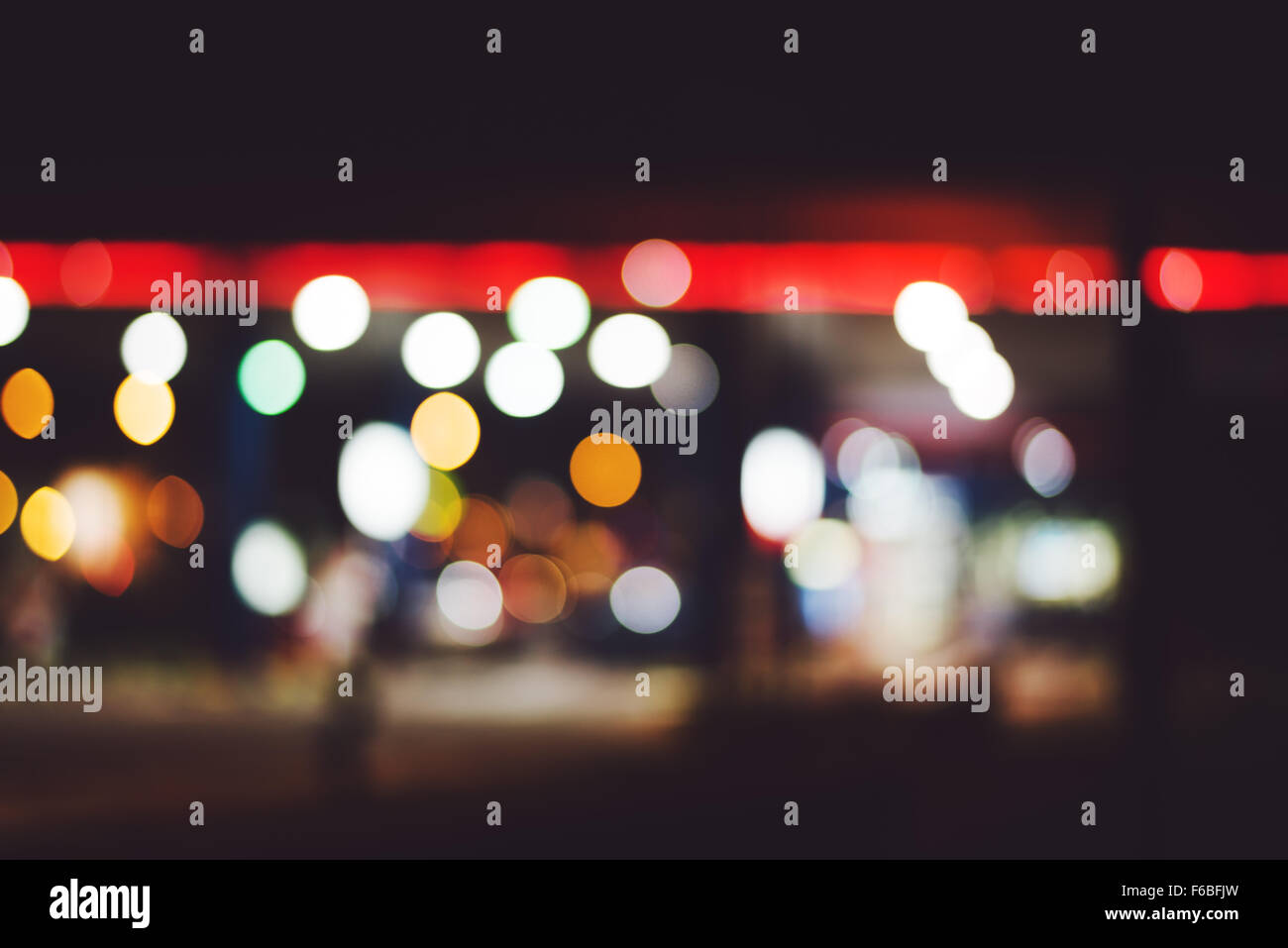 Aus Fokus Tankstelle Licht Bokeh in der Nacht Stockfoto