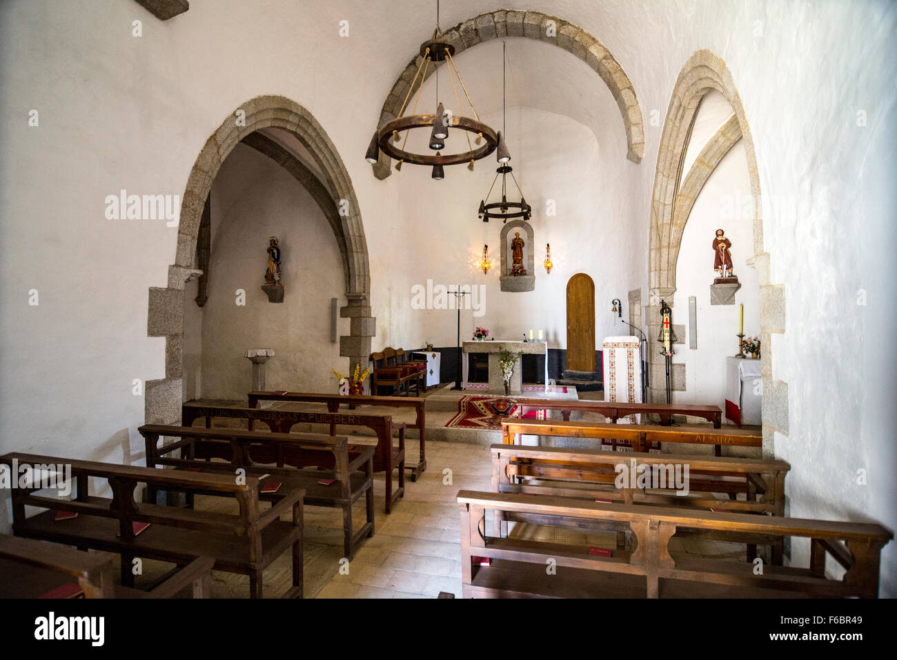 Das Innere einer leeren spanische Kapelle. Stockfoto