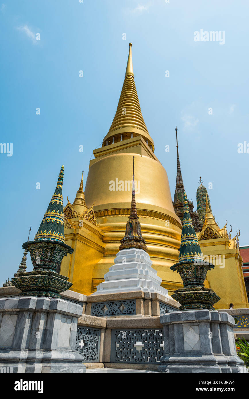 Phra Sri Rattana Chedi, der Wat Phra Kaeo, der Tempel des Smaragd-Buddha, königlicher Palast, Bangkok, Zentral-Thailand, Thailand Stockfoto