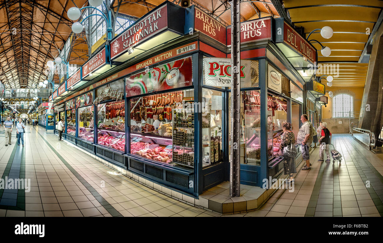 Wurst und Fleisch stand auf große Markthalle, Budapest, Ungarn Stockfoto